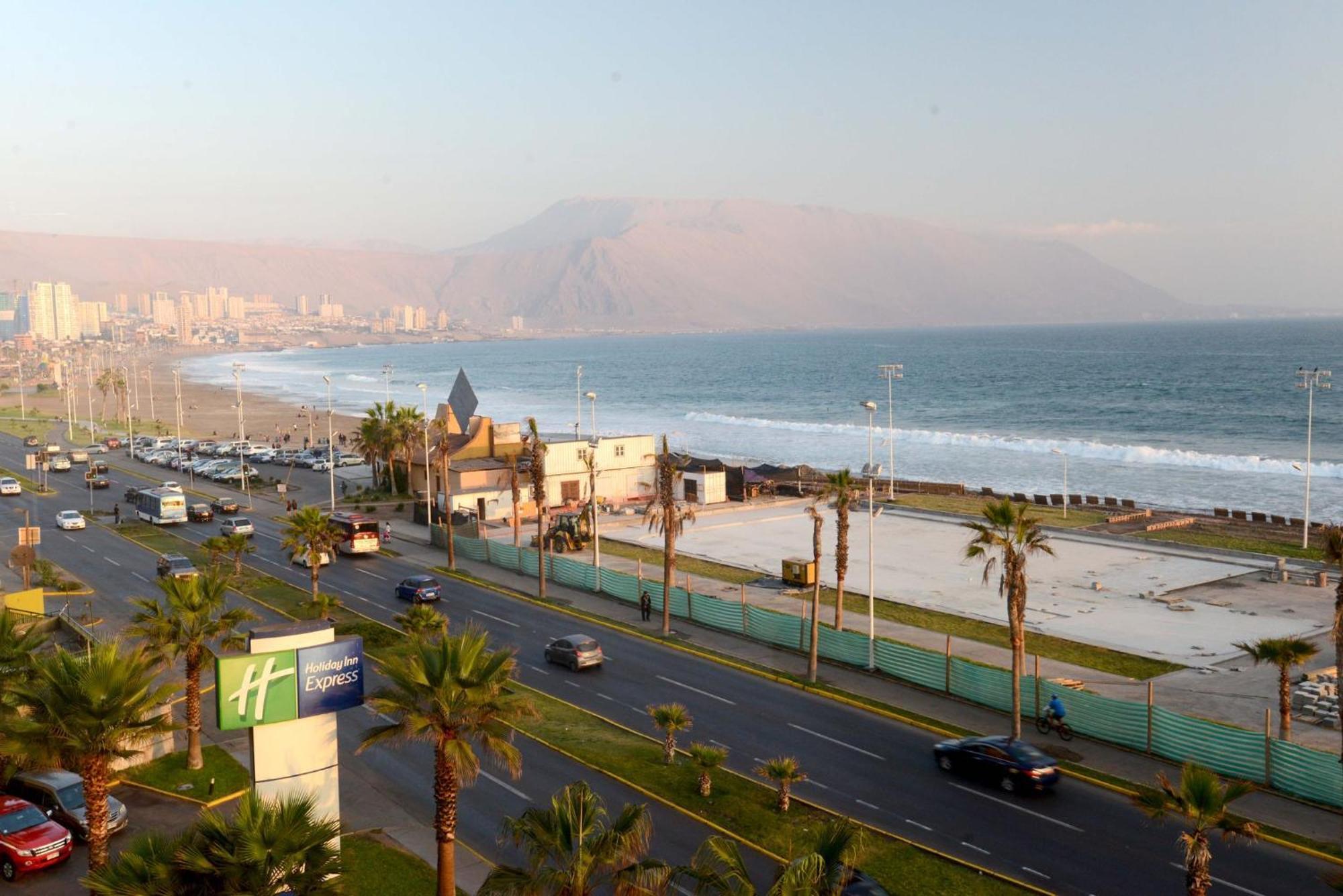 فندق هوليداي إن إكسبريس إكيكي المظهر الخارجي الصورة